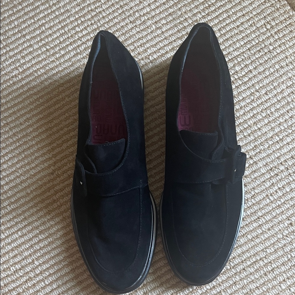 Munro Elegant Black Suede Loafers